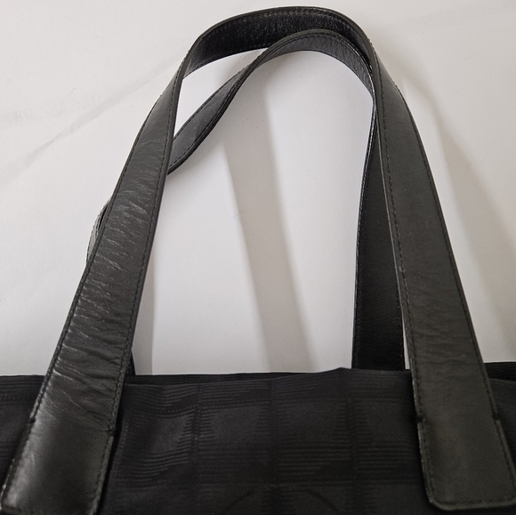 CHANEL 2002 Travel Ligne Monogram Tote Bag in Black Nylon - Picture 7 of 16